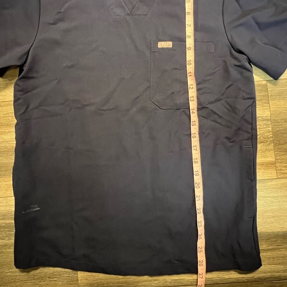 FIGS Women Scrub Top- Small - Picture 6 of 10